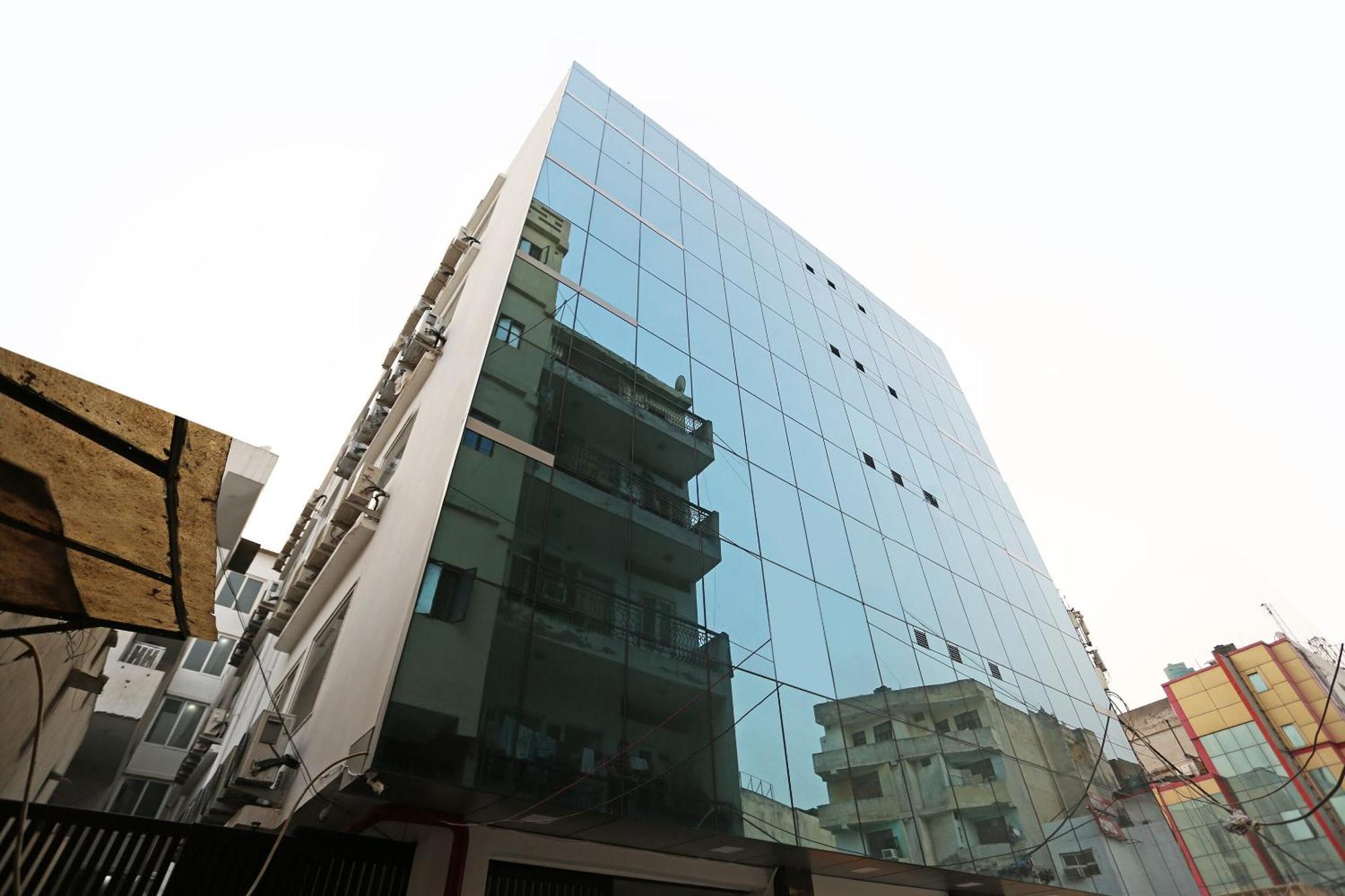Hotel O M Suites New Delhi Exterior photo
